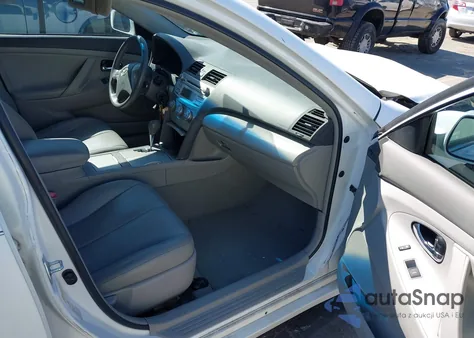 2011 Toyota Camry Le z USA, uszkodzony, nr VIN 4T1BF3EK5BU618554